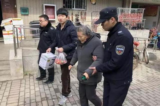 宝鸡六旬老人晕倒街道旁 民警救助送其回家新浪陕西新浪网 3186