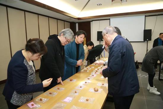 专家评委评审中