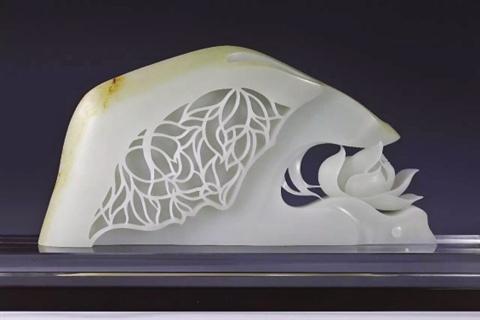 杨曦的玉雕作品《莲相》