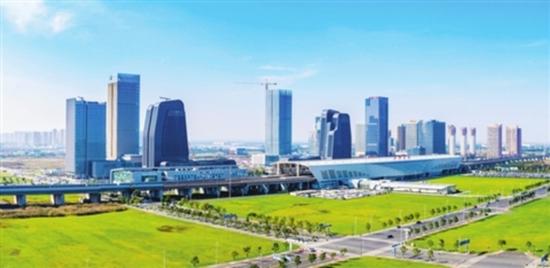 产城融合、快速崛起的高铁新城。(相轩供图)