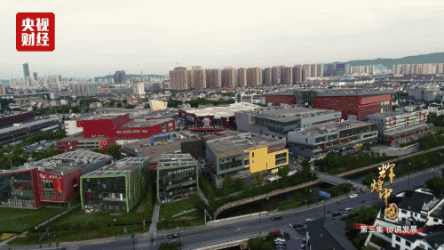 城乡一体化发展,正改变着这个农业大国历史上的城乡二元结构。