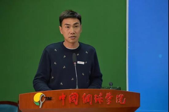 中国网球学院副院长、江苏网球队领队曾少昡发言