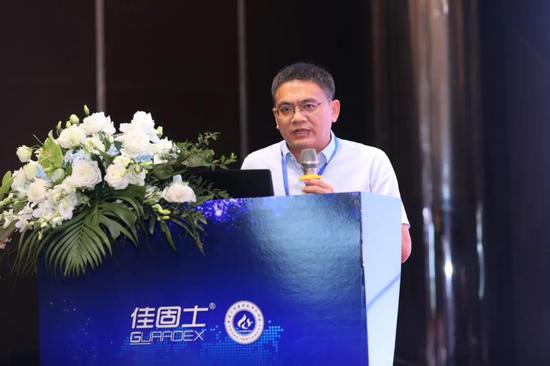 中国铁道科学研究院集团有限公司铁道建筑研究所研究员李化建先生主题演讲《高速铁路混凝土结构防护再防护技术现状问题与对策》
