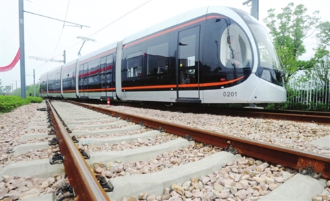 有轨电车2号线首列车首秀 国产化率超80%_新浪苏州_新浪网
