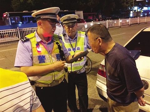 苏州全市交警零容忍治酒驾