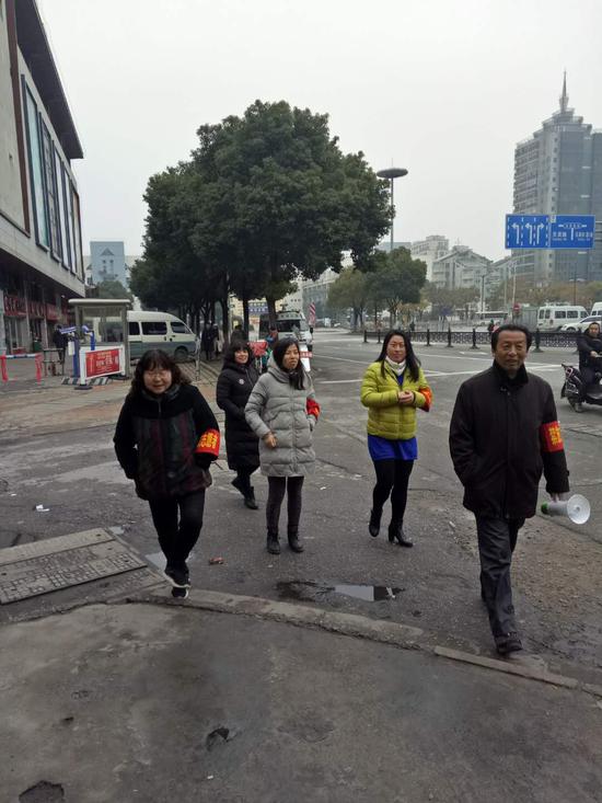 党员志愿者团队