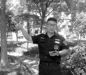 爬燃气管道救火的保安小闫 吴江警方供图
