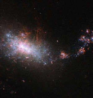 暗物质卫星星系或诞生矮星系恒星