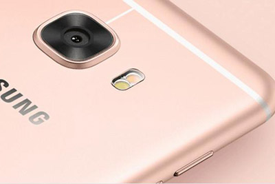 外观有亮点 三星Galaxy C9宣传海报亮相