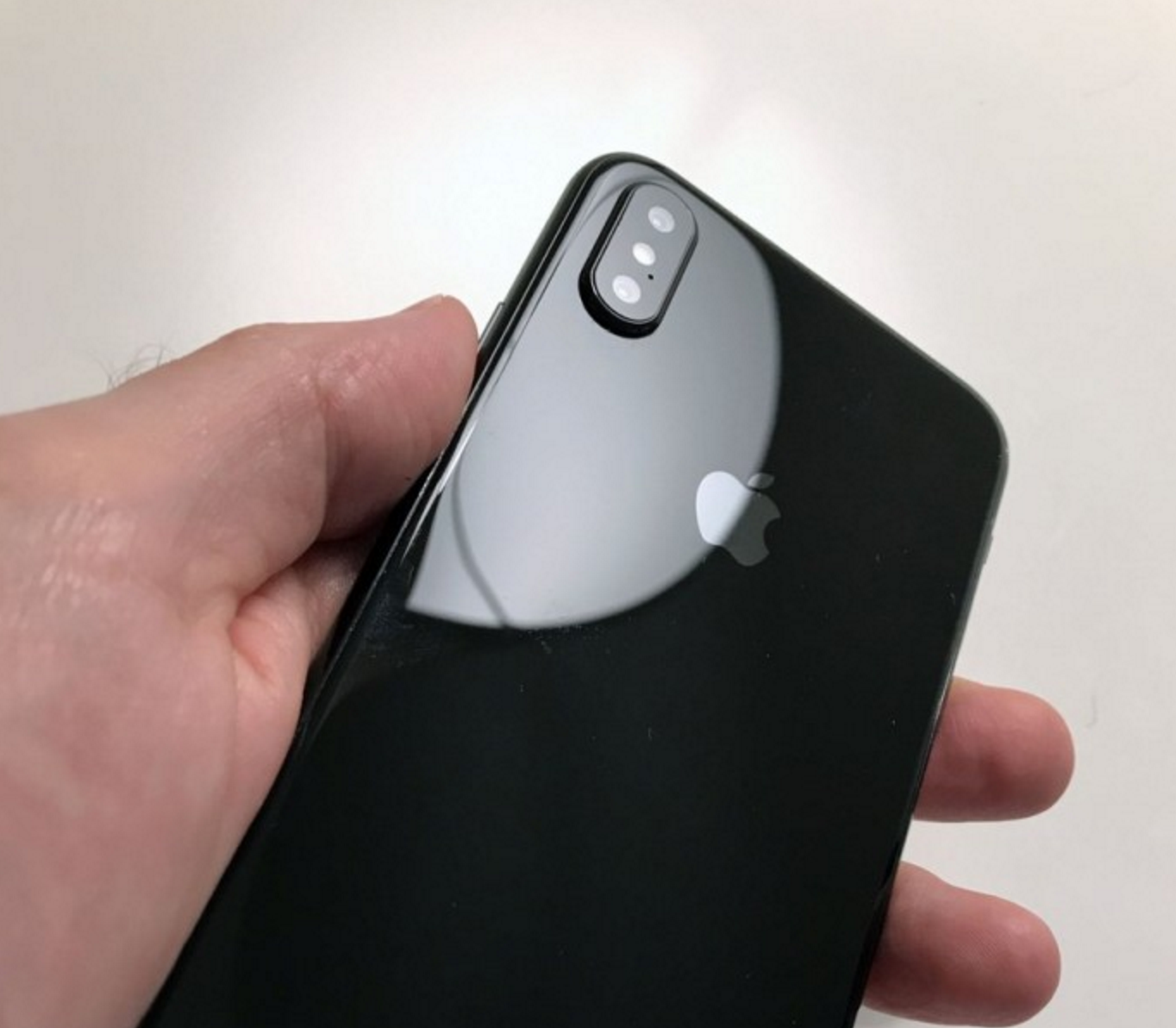 �������Ѳ���ƻ����iPhone 8�ǡ��������족��