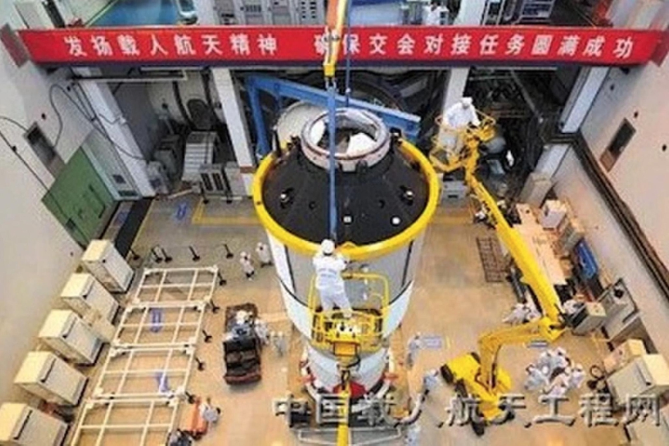 2011年，正在接受测试，即将整装待发的天宫一号