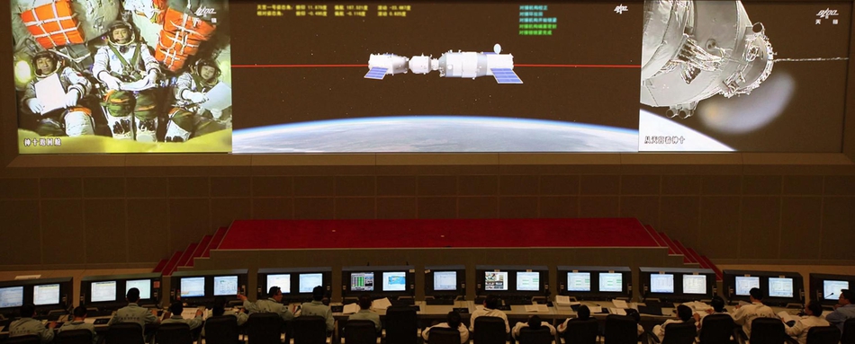 2013年6月13日，准备执行对接任务的神舟十号和天宫一号飞船（晨风）