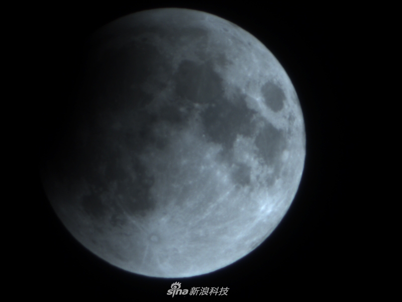 如果你已错过今年元旦的超级月亮，没关系！1月31日月亮女神上演“月全食血月+超级月亮+蓝月”三景合一天文奇观，150多年一遇！