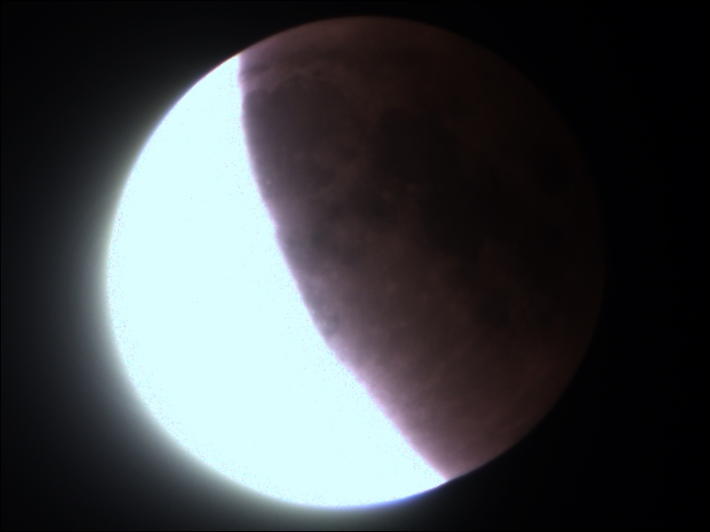 如果你已错过今年元旦的超级月亮，没关系！1月31日月亮女神上演“月全食血月+超级月亮+蓝月”三景合一天文奇观，150多年一遇！更多精彩尽在专题：http://tech.sina.com.cn/zt_d/2018lunareclipse