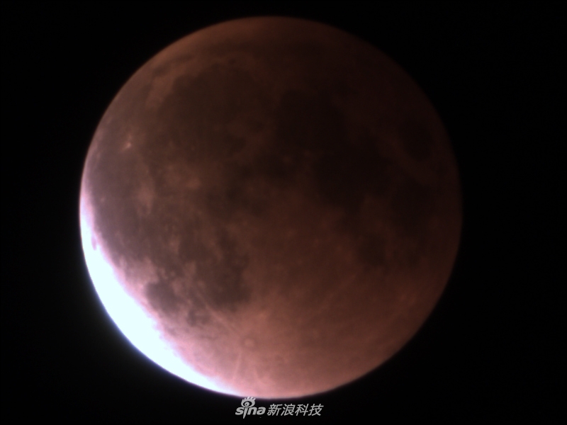 如果你已错过今年元旦的超级月亮，没关系！1月31日月亮女神上演“月全食血月+超级月亮+蓝月”三景合一天文奇观，150多年一遇！更多精彩尽在专题：http://tech.sina.com.cn/zt_d/2018lunareclipse