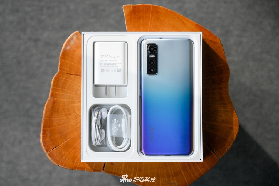 拍照手机哪个好看 f02e-kefmphe4051605.jpg