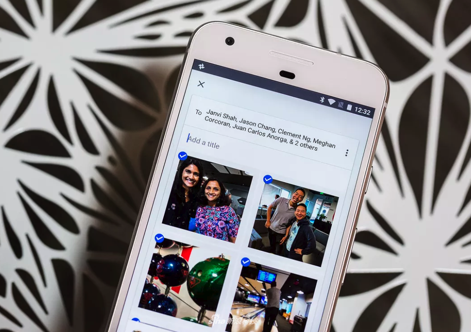 虽然听起来把照片和AI结合起来很酷，但是究竟能怎样挖掘照片里的信息，外媒做了简单体验。