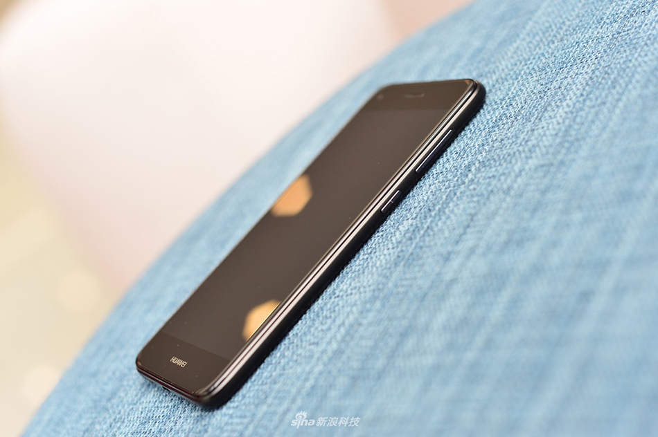 华为手机新品 hbY8-fyhwres7851629.jpg