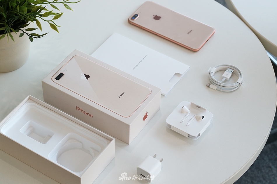 这个配色我服 iPhone 8/8 Plus开箱图赏