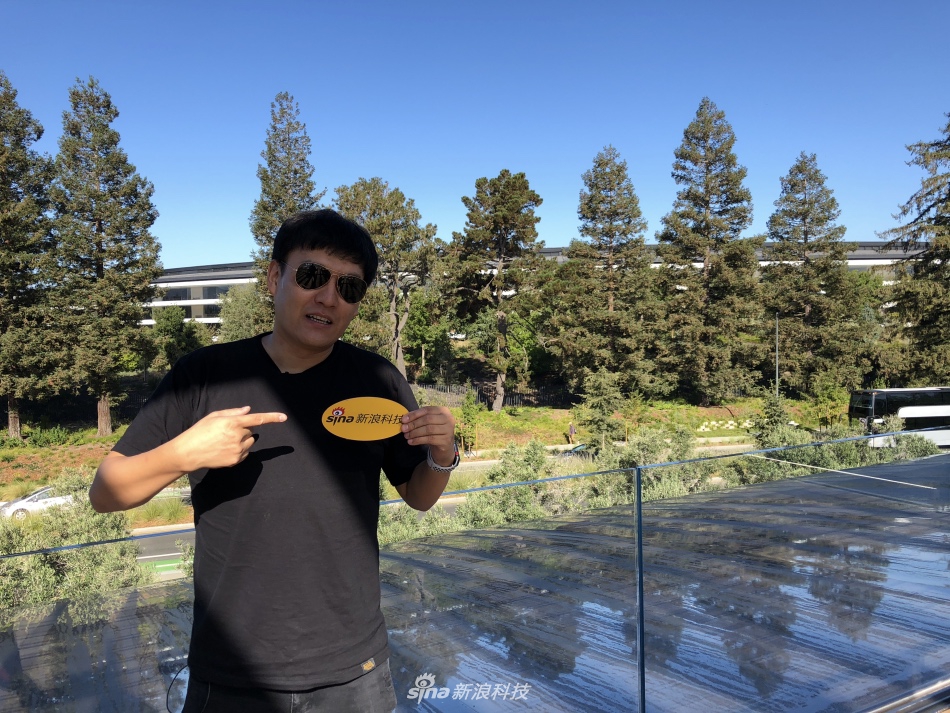 苹果将于北京时间的今晚，13号的凌晨召开秋季新品；这次我们依然准备有中文字幕带同传的现场视频，看直播还能直接抽新iPhone，并且请来了创造101的小姐姐强东玥。