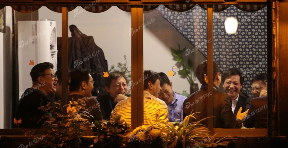 12月3日上午，第四届世界互联网大会在乌镇开幕，在当日晚上7点，丁磊在民宿51~52号的“津驿客栈”举办晚宴，李彦宏、马化腾、雷军、余承东、张朝阳等大佬现身。