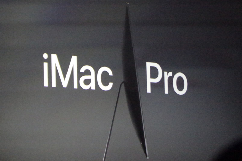除了配置升级，苹果还发布了iMac Pro新电脑产品线。