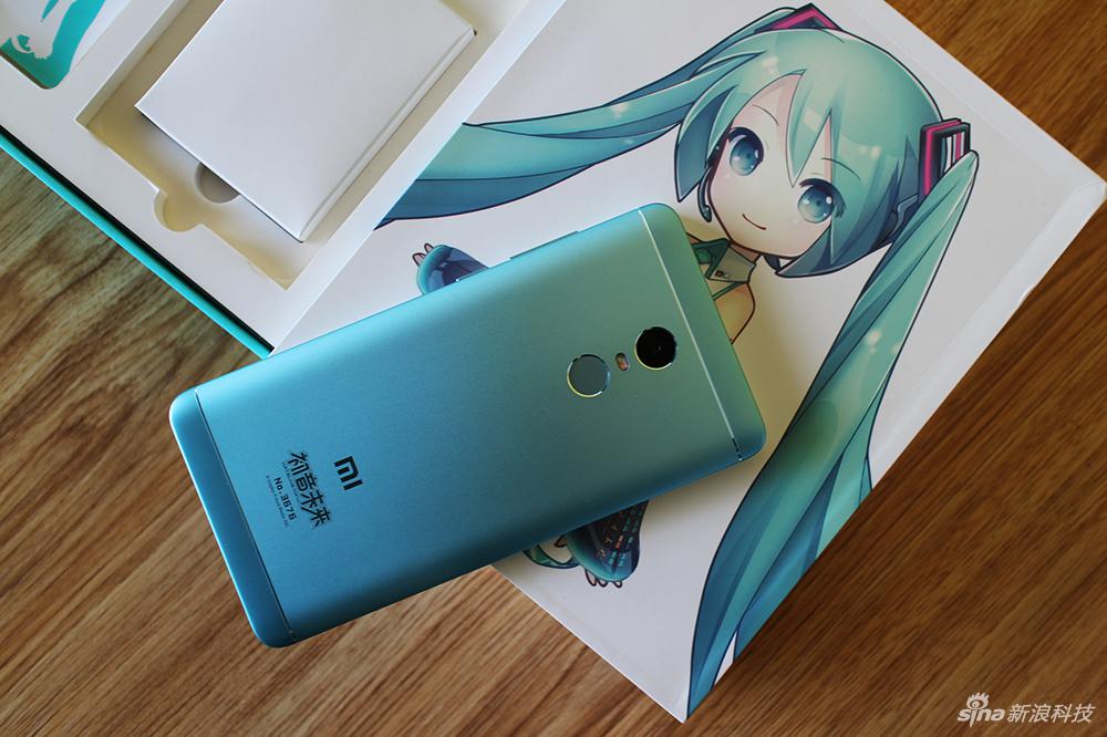 二次元世界专属 红米note 4x初音未来限量版图赏