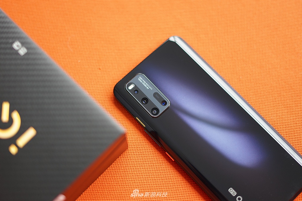 vivo手机有小屏的吗 0c35-ipzreiv9537634.jpg