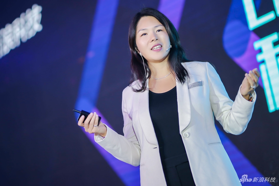 Apple大中华区董事总经理葛越发表演讲。