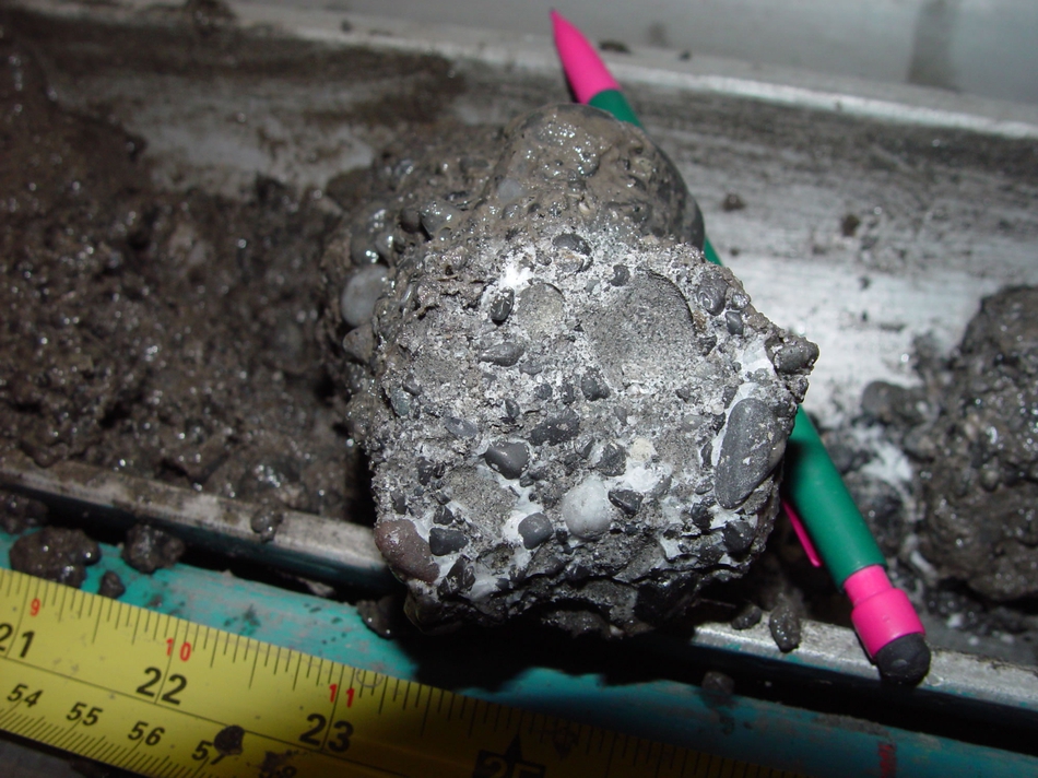 海底深处沉睡的能量 神秘可燃冰长这样(组图)