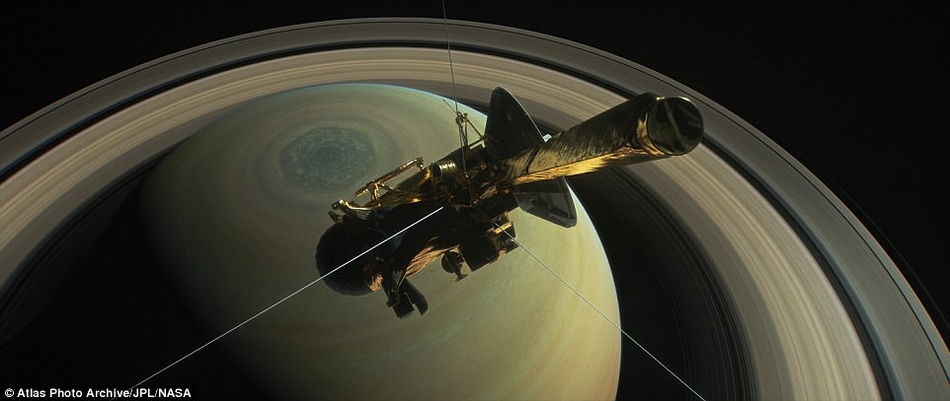 离子与中性离子质谱仪（INMS）对土星大气进行探测，而飞船搭载的其他设备则对土星极光现象，温度以及极区涡旋等现象进行测量与高清成像，飞船搭载的雷达能够穿透土星上空的云雾并探查其大气深部情况