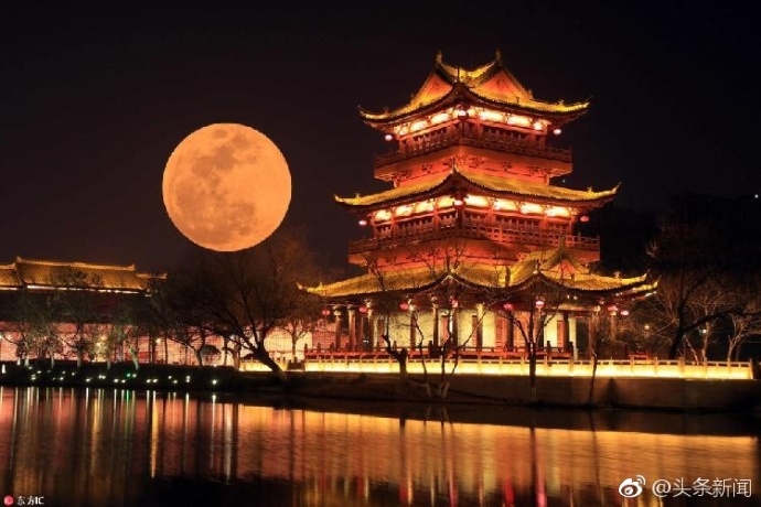 如果你已错过今年元旦的超级月亮，没关系！1月31日月亮女神上演“月全食血月+超级月亮+蓝月”三景合一天文奇观，150多年一遇！