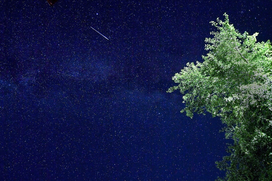 星空璀璨 英仙座流星雨闪耀北马其顿夜空 高清图集 新浪网