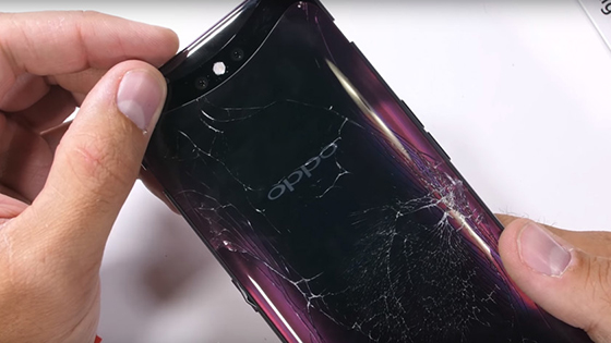 oppofindx碎屏图片,oppofindx2pro图片 外媒评测oppo find x:机械结构坚硬 机身却一掰就弯