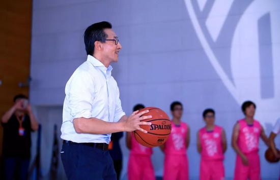蔡崇信的“網”:互聯網戰投之王的下半場人生