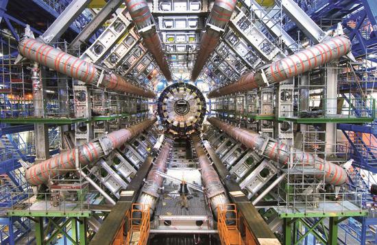 欧洲大型强子对撞机（LHC）内部