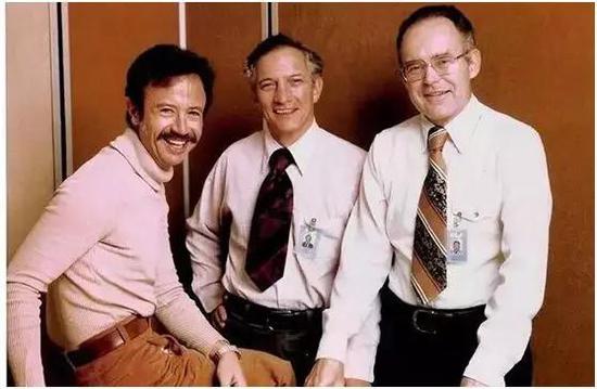 Intel三位创始人：格鲁夫(左)、诺伊斯(中)、摩尔(右)
