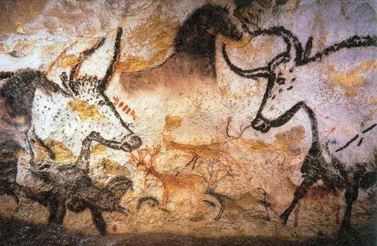 ○ 17000年前的法国,人们猎杀野牛、马和鹿。| 图片来源:Wikipedia