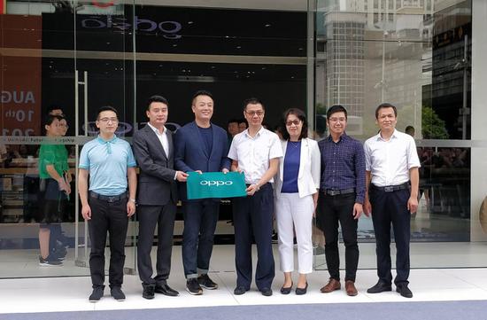 人与物的感性空间 OPPO第二家超级旗舰店落户深圳
