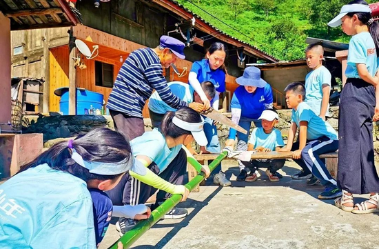 （图：袁琳旅行社组织的旅游活动）