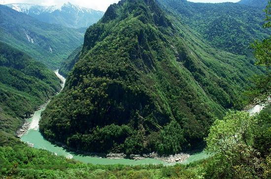 雄伟壮丽的雅鲁藏布大峡谷，供图：高登义