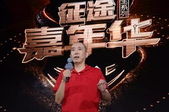 《征途》“头号玩家”史玉柱亲临嘉年华，与众游戏玩家分享《征途》心得。/图虫创意