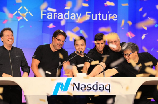 贾跃亭没有上台敲钟,图片来自于纳斯达克