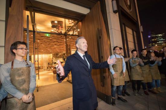 原星巴克CEO霍华德·舒尔茨(Howard Schultz)。来源:被访者供图