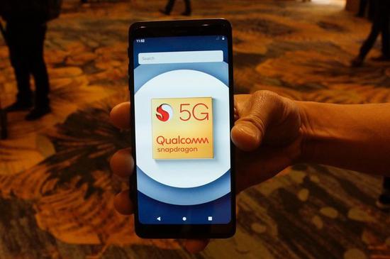 一加5G手机MWC2019抢先发布(图片: mobitalx)