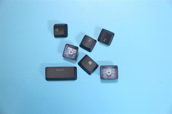 金沙首存送18一元起 掌掴丈夫,满地打滚,当众脱裤!温州女老板大闹高速服务区!事后她竟毫无印象……