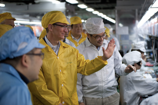 库克参观富士康的工厂

　　图源Bloomberg