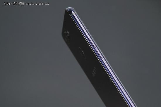 ▲OPPO R15星空紫