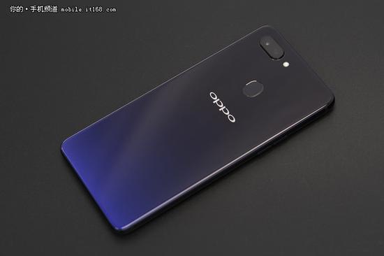 ▲OPPO R15星空紫
