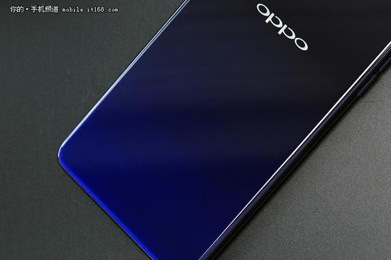 ▲OPPO R15星空紫